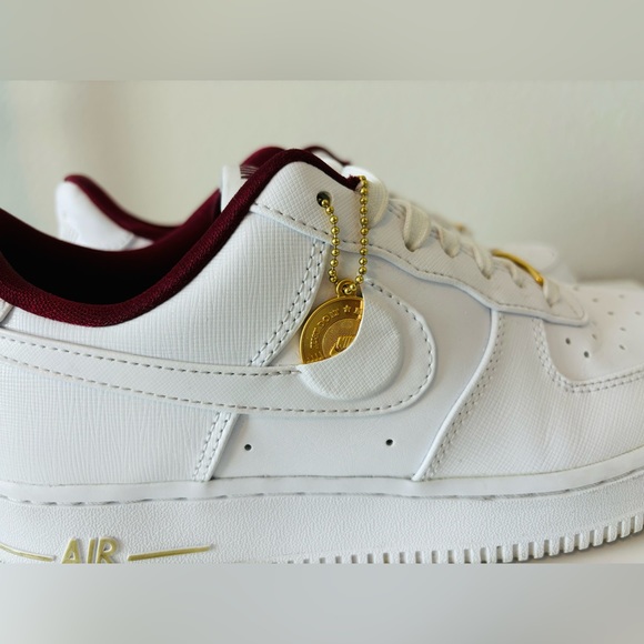 Nike Air Force 1 Men size 7 / Women size 8.5 - Picture 2 of 6